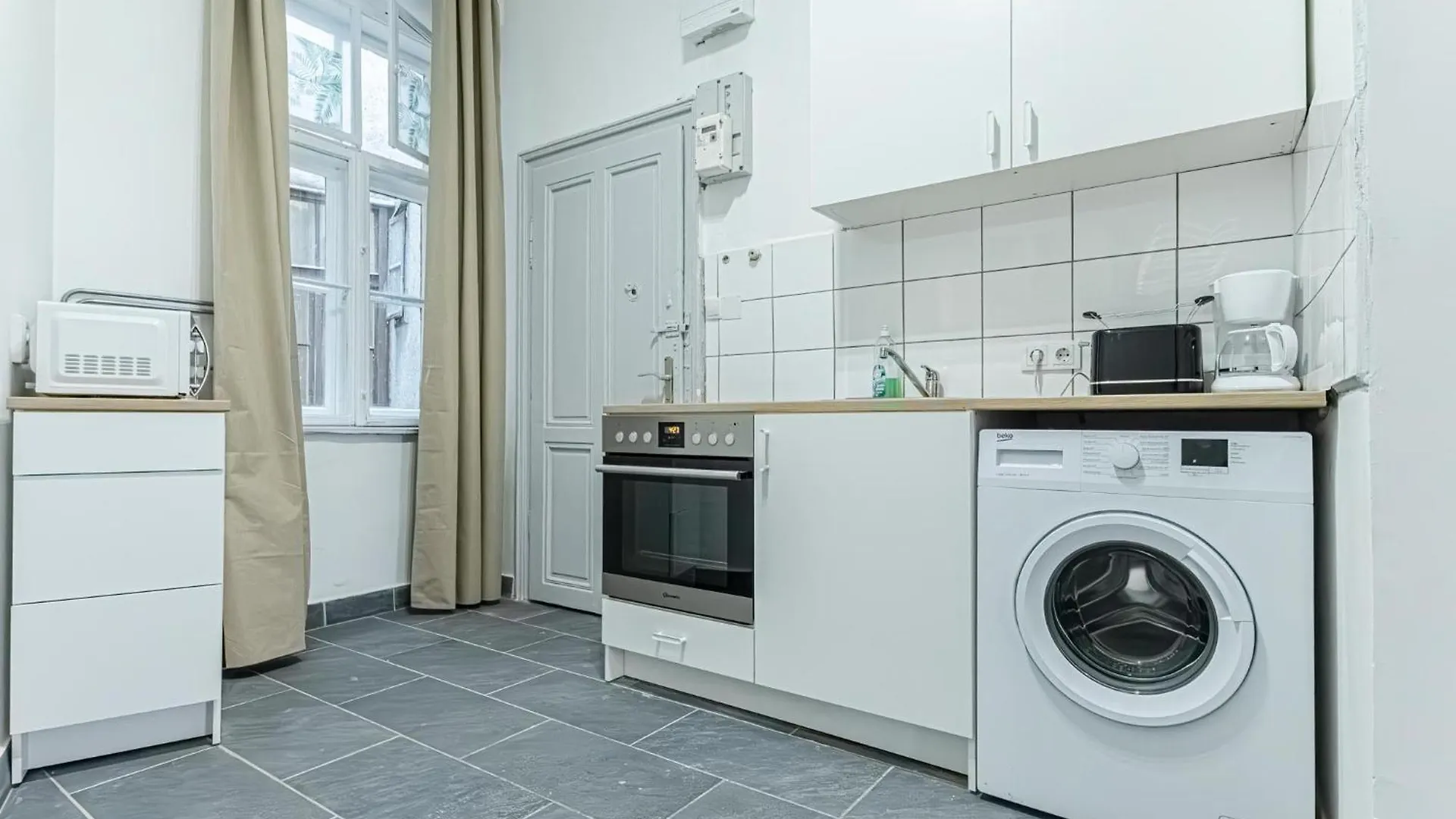 Comfortable 1 Bedroom Apartment In Prime Location Wenen Oostenrijk