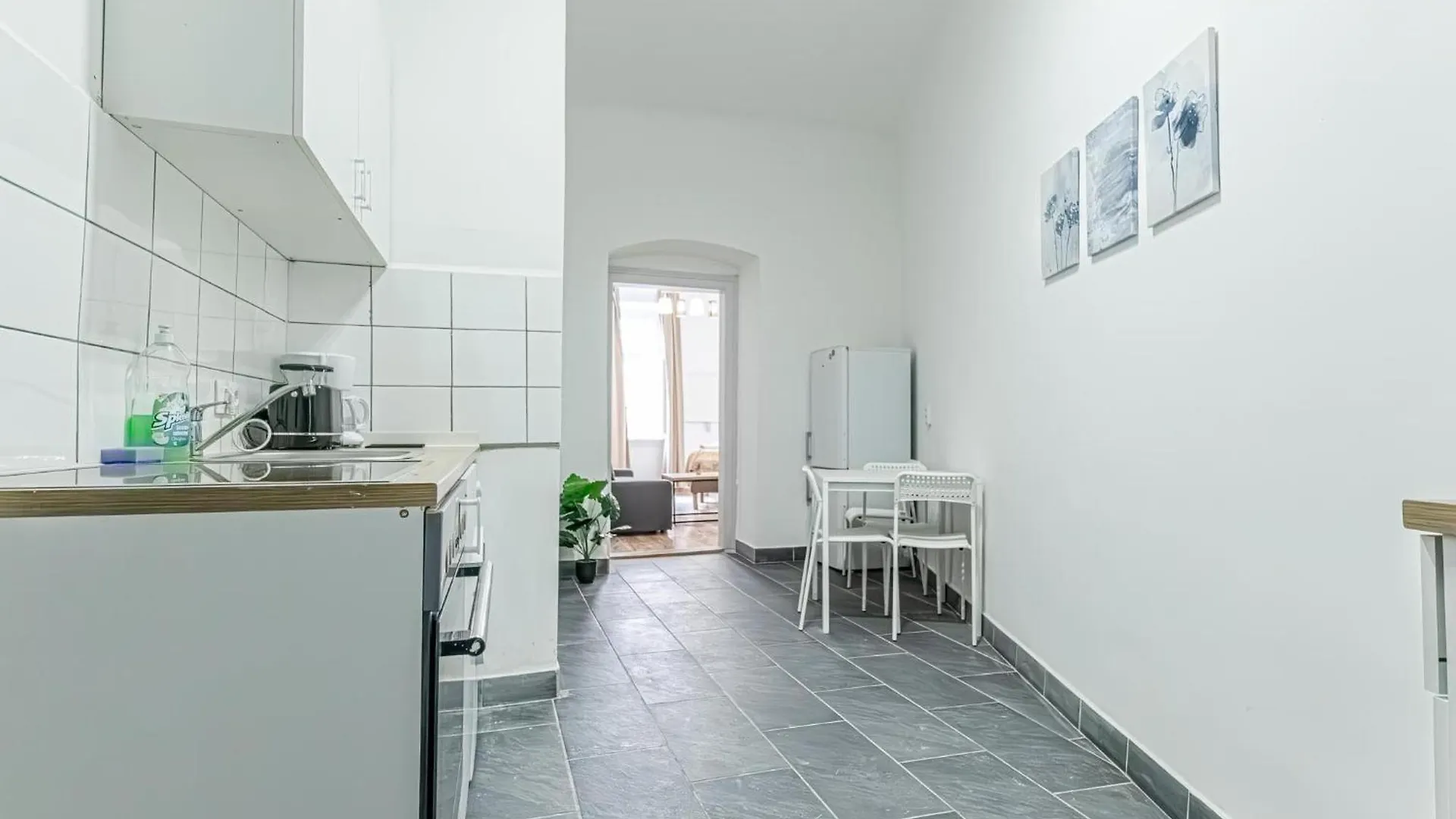 Comfortable 1 Bedroom Apartment In Prime Location Viena Austria