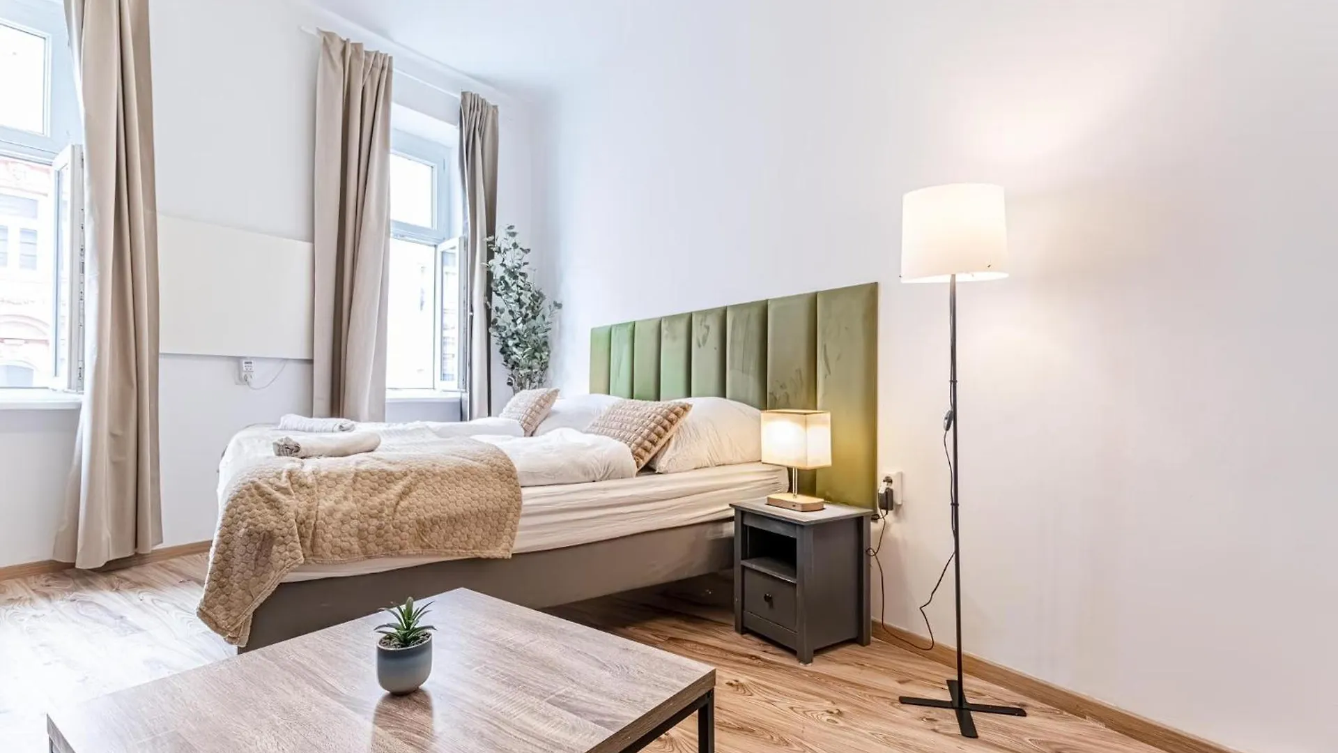 Comfortable 1 Bedroom Apartment In Prime Location Viena
