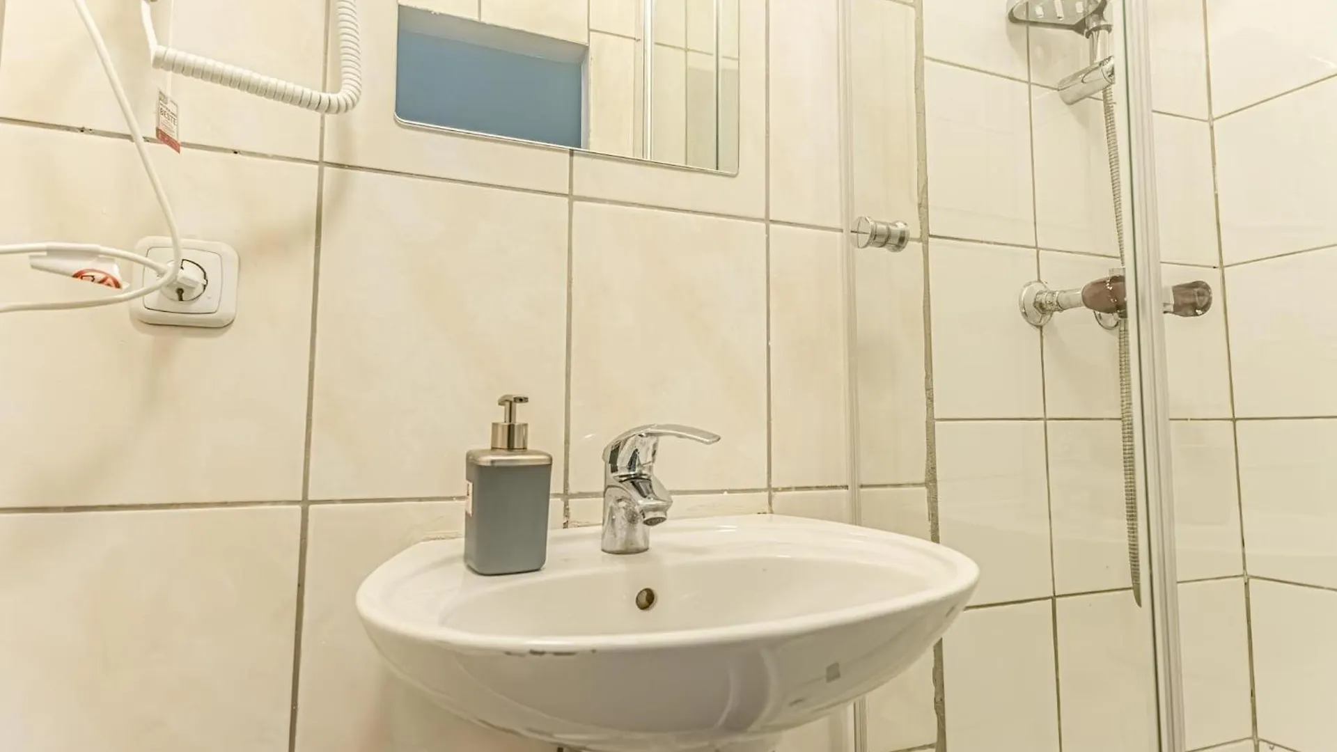 Comfortable 1 Bedroom Apartment In Prime Location Wien